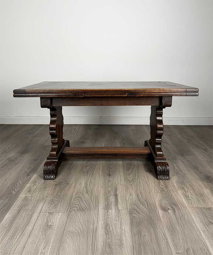 Antique 20th Century Fine Quality Draw Leaf Dining Table In Oak
