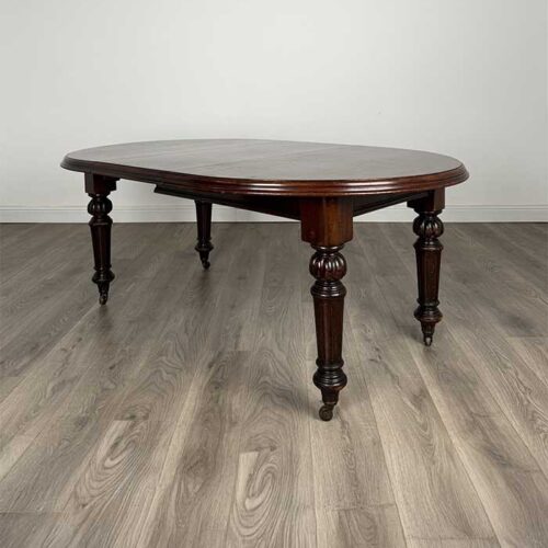 Antique Fine Quality 19th Century Dining Table In Mahogany