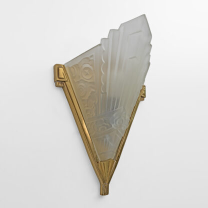Four of Art Deco Pressed Glass and Brass Sconces, France, 1930s - Image 5