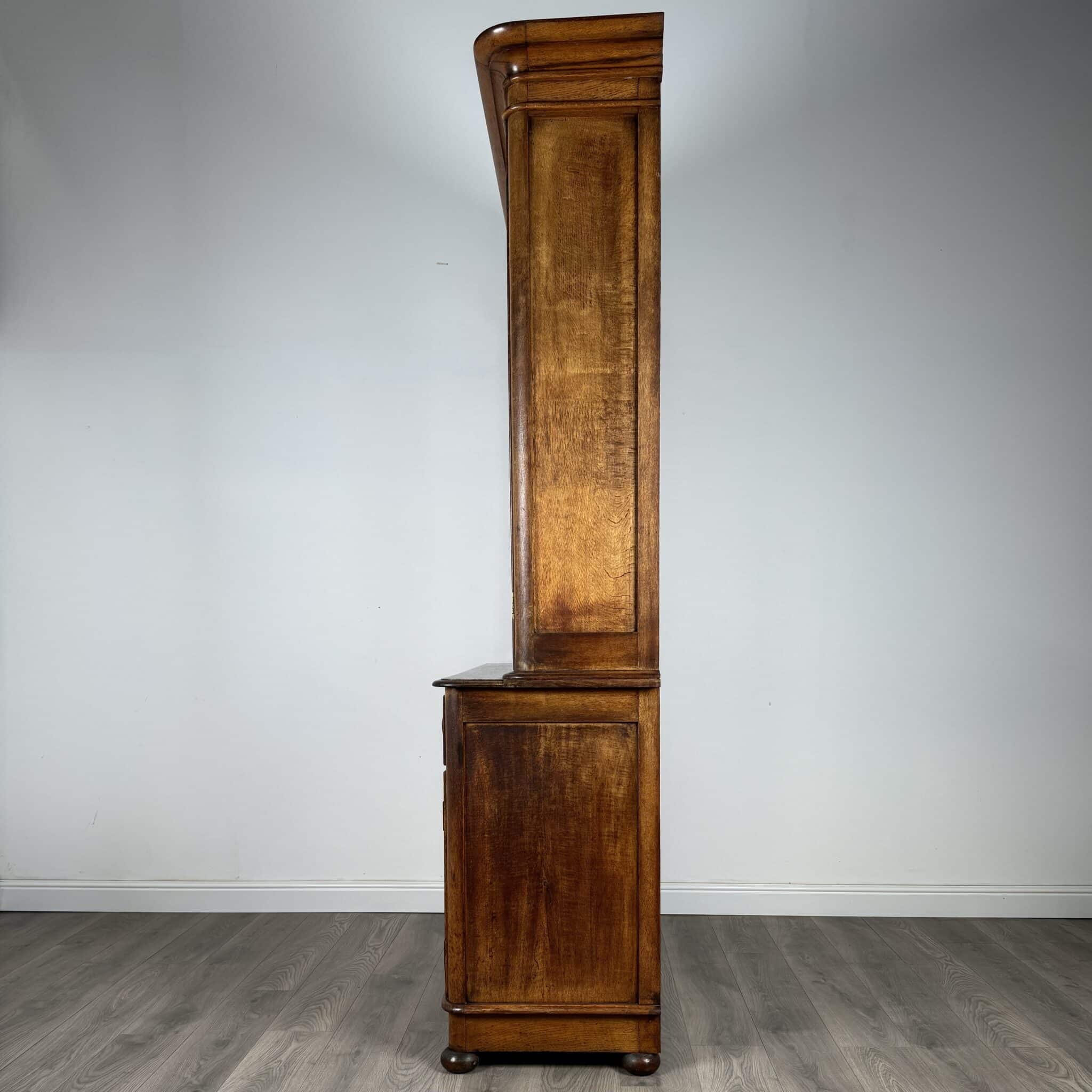 Antique 19th Century Golden Oak Bookcase On Cupboard Of Finest Quality