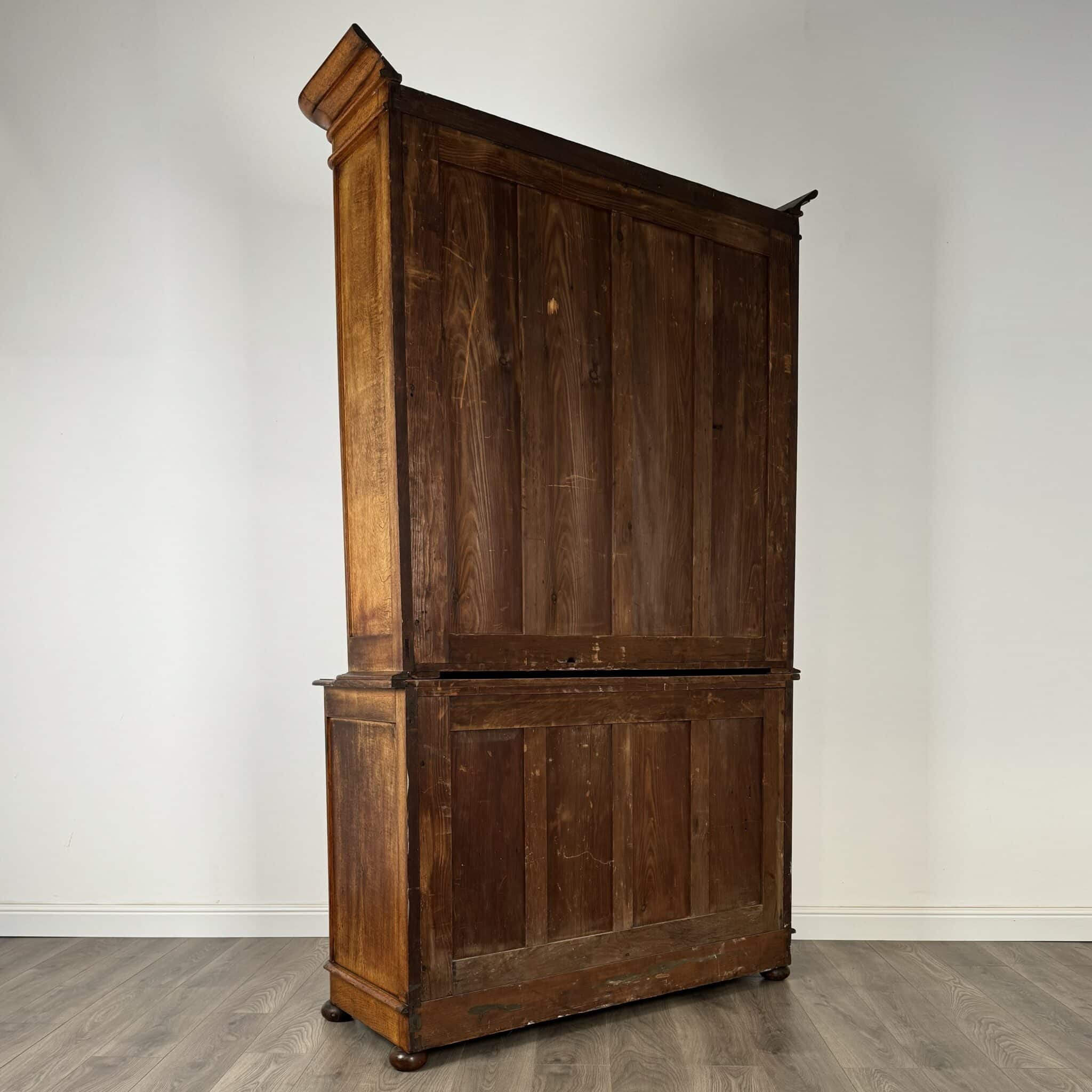 Antique 19th Century Golden Oak Bookcase On Cupboard Of Finest Quality