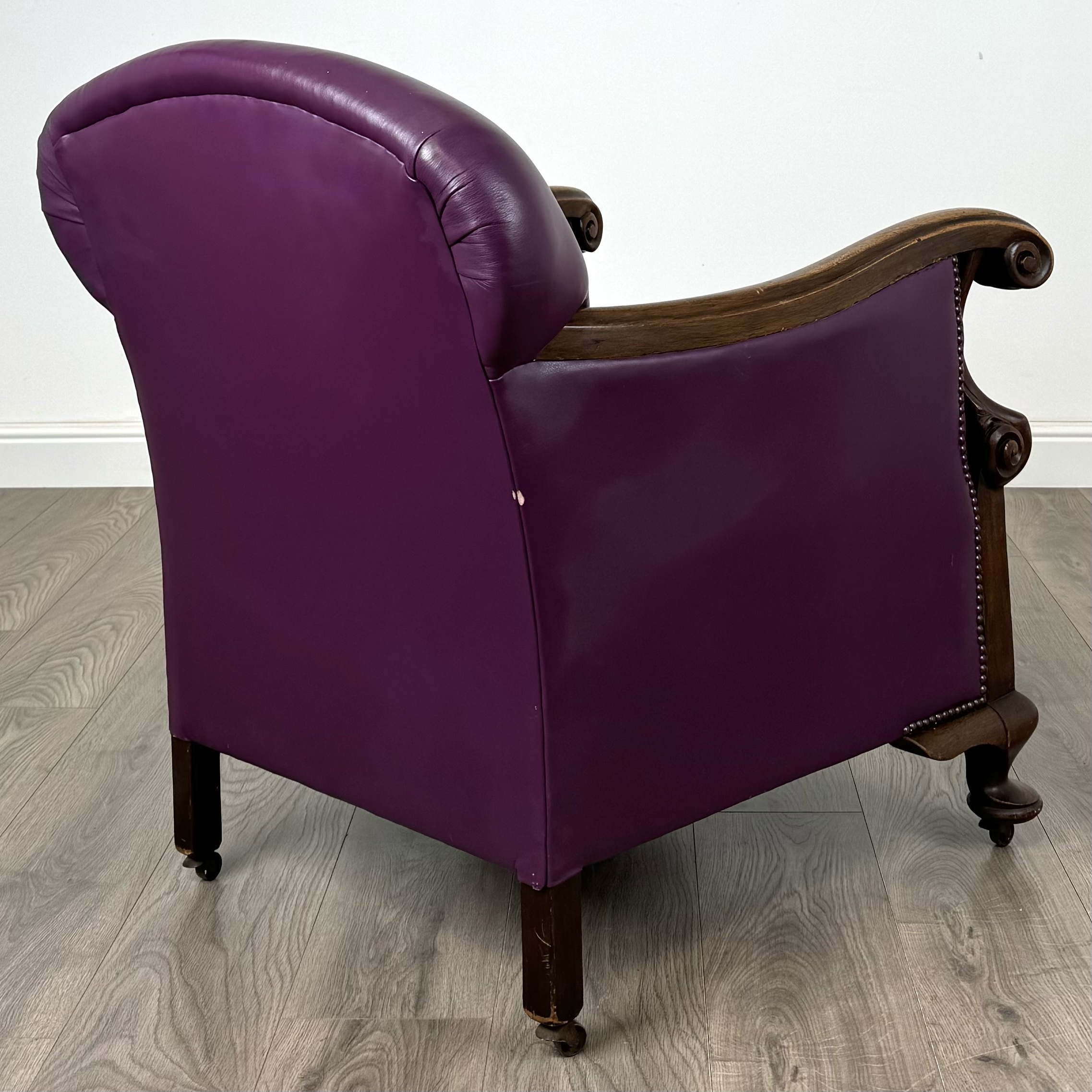 Antique Late 19th Century Club Armchair In Mahogany