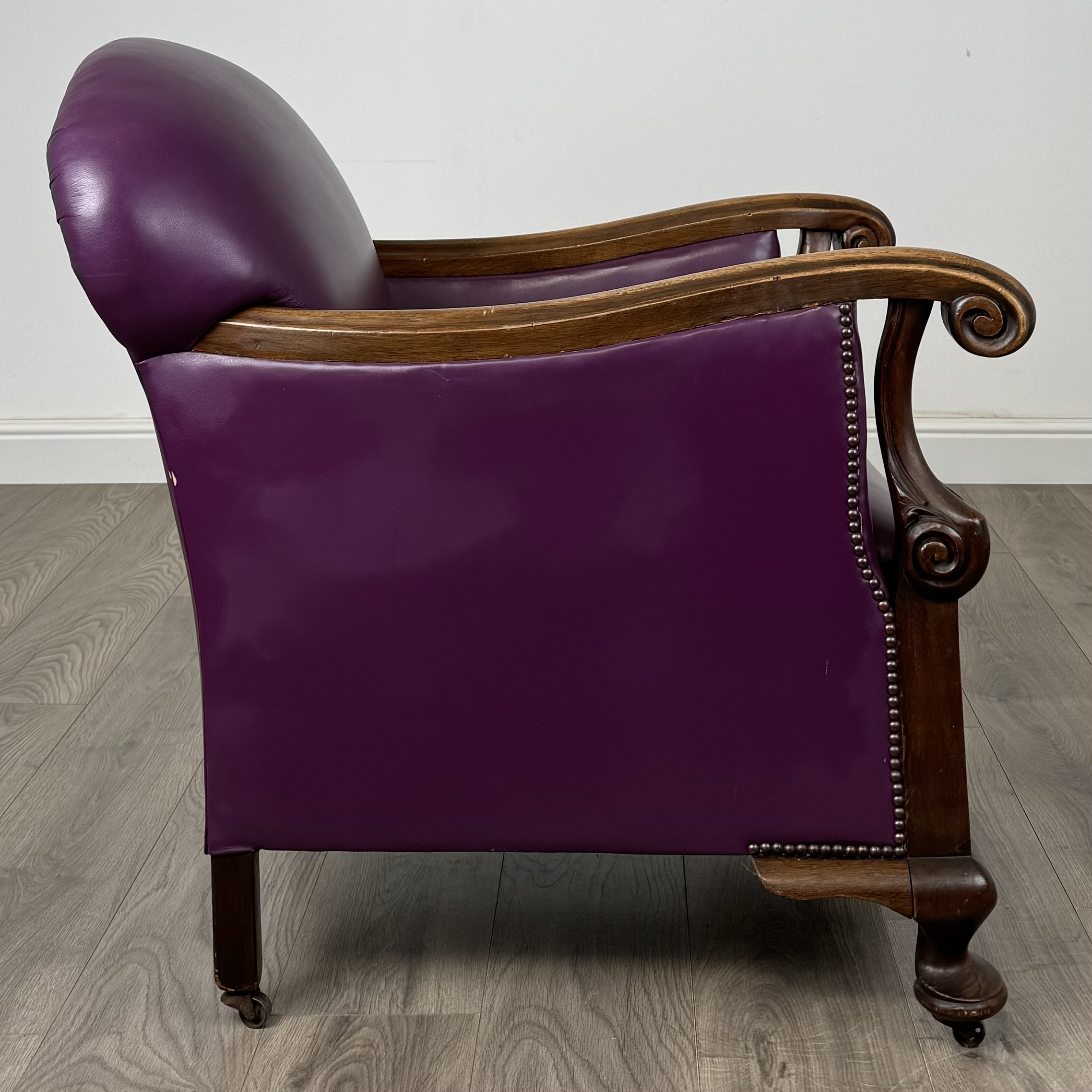 Antique Late 19th Century Club Armchair In Mahogany