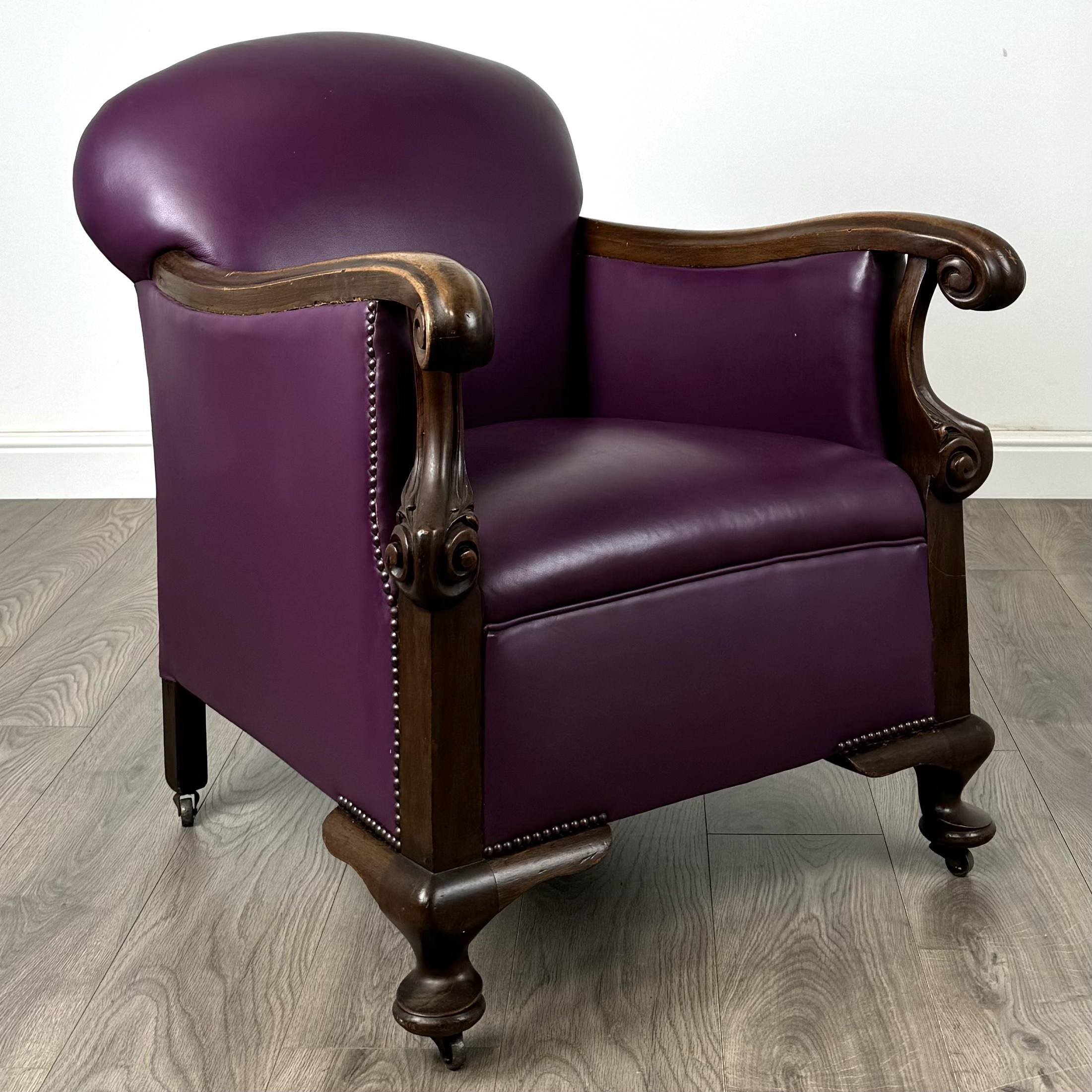 Antique Late 19th Century Club Armchair In Mahogany