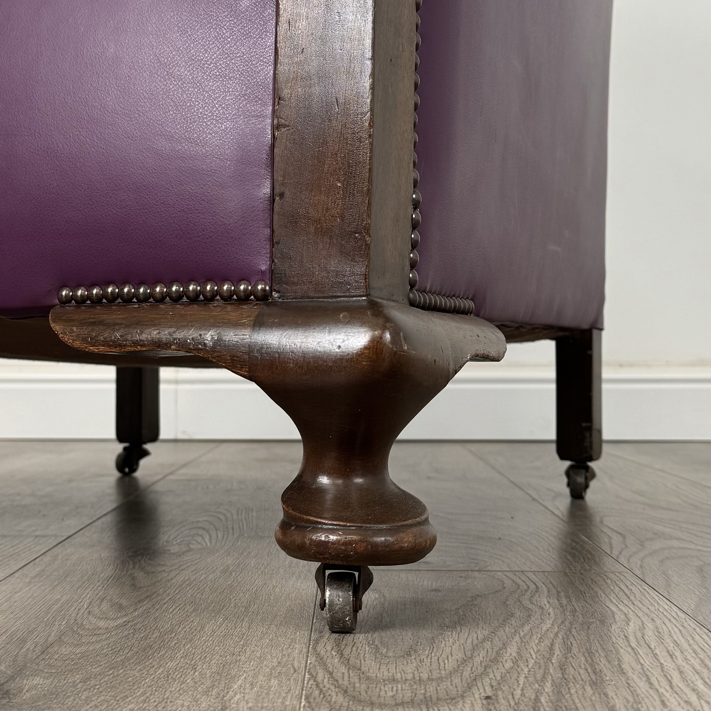 Antique Late 19th Century Club Armchair In Mahogany