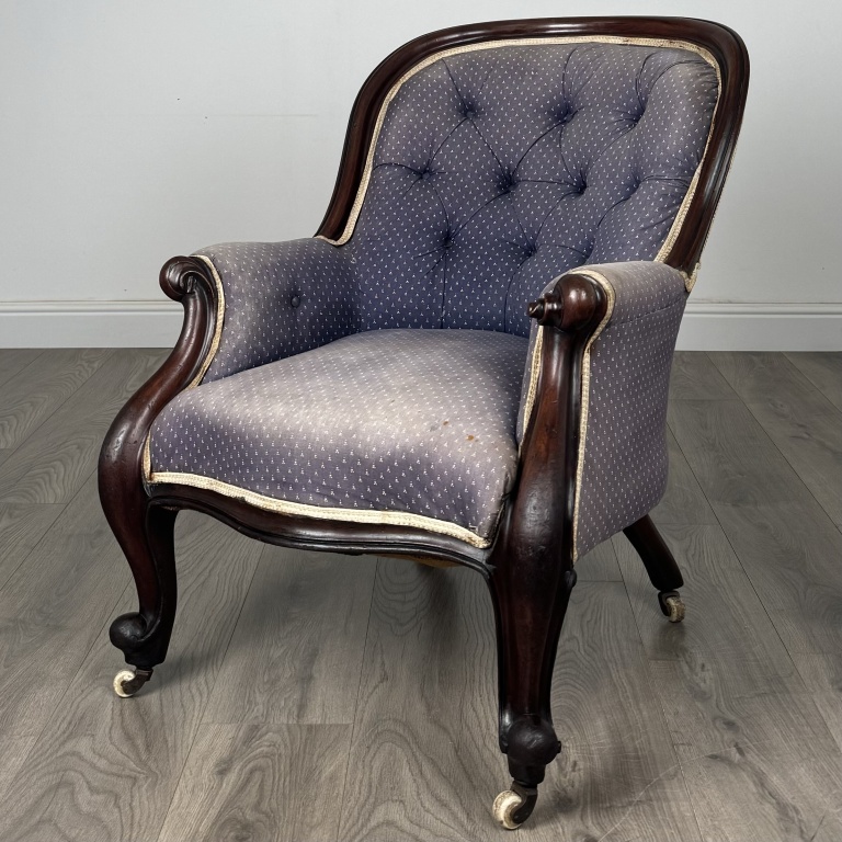 Antique 19th Century Button Back Armchair In Mahogany