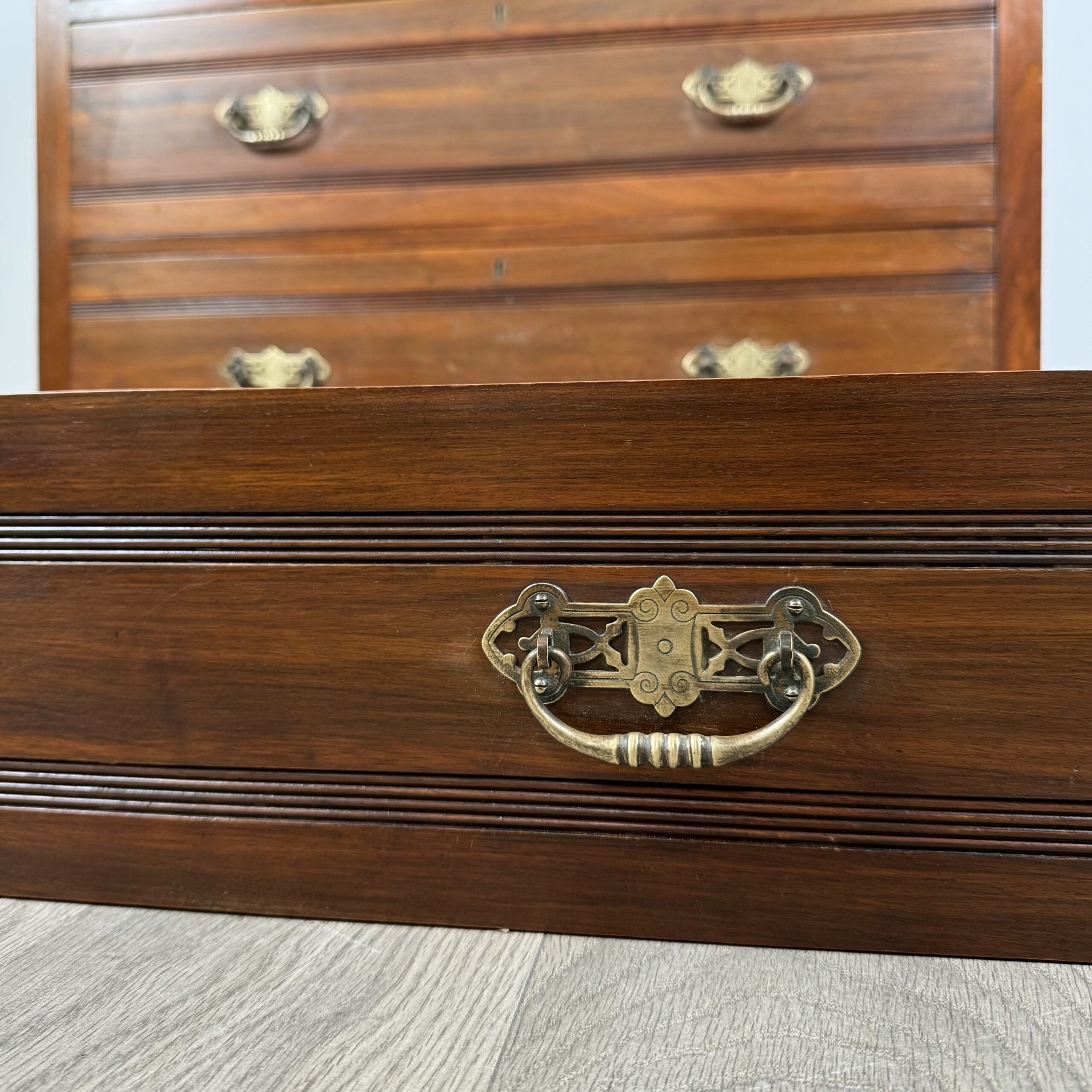 Antique 20th Century Chest Of Drawers In Walnut