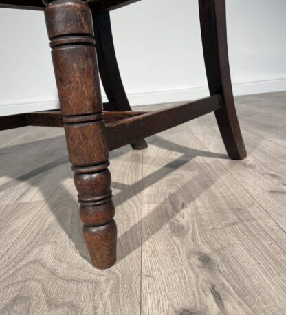 20th Century Pair Of Carved Bedroom Chairs / Hall Chairs In Oak - Image 8