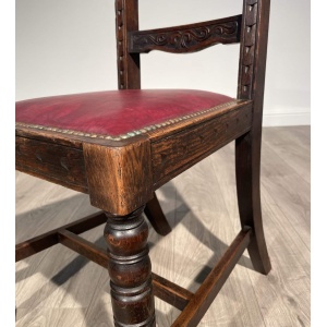 20th Century Pair Of Carved Bedroom Chairs / Hall Chairs In Oak
