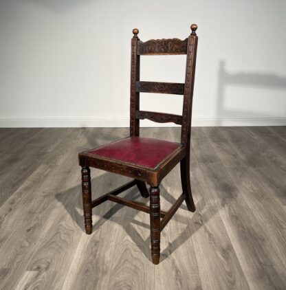 20th Century Pair Of Carved Bedroom Chairs / Hall Chairs In Oak - Image 2