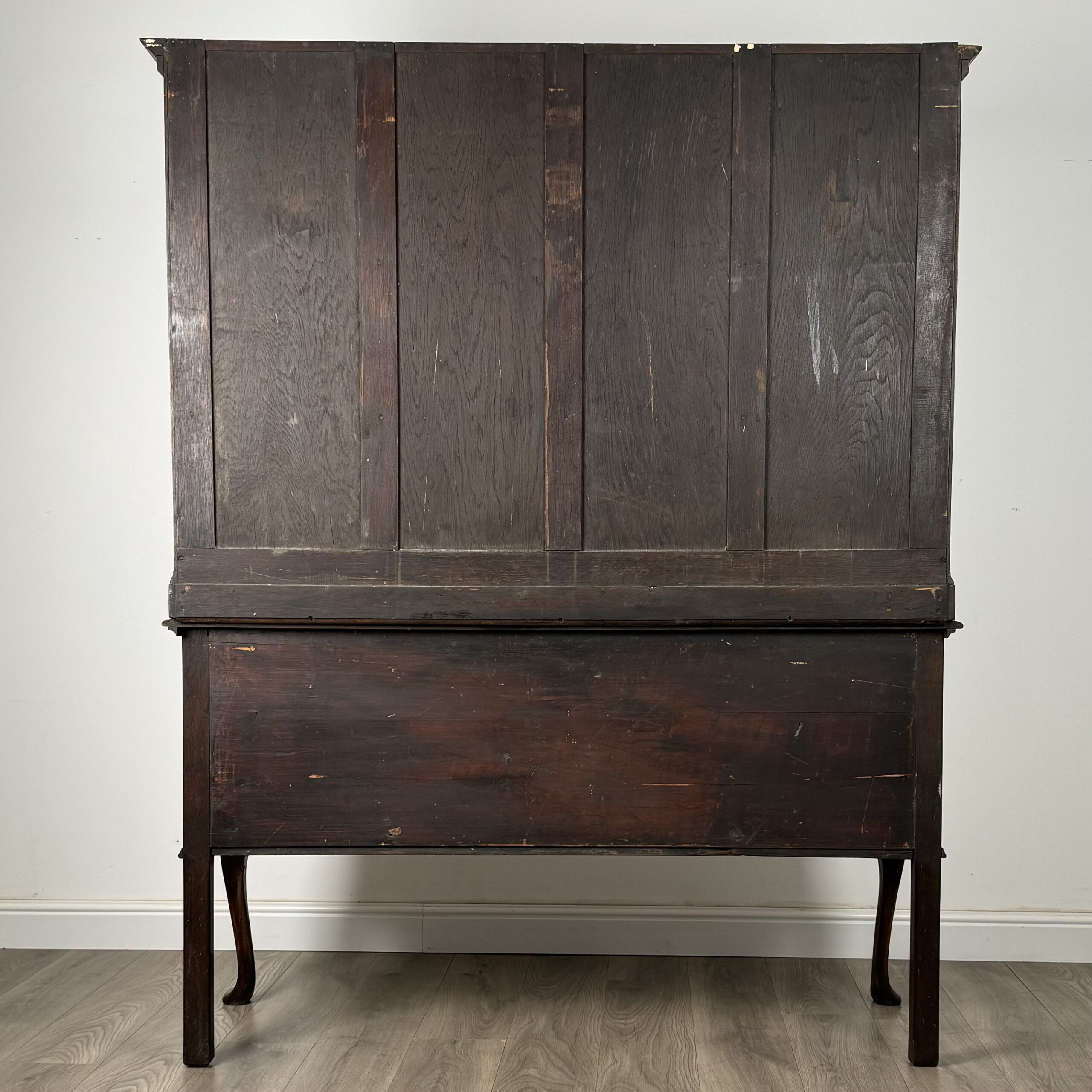 Antique Late 19th Century Queen Anne Style Dresser In Oak
