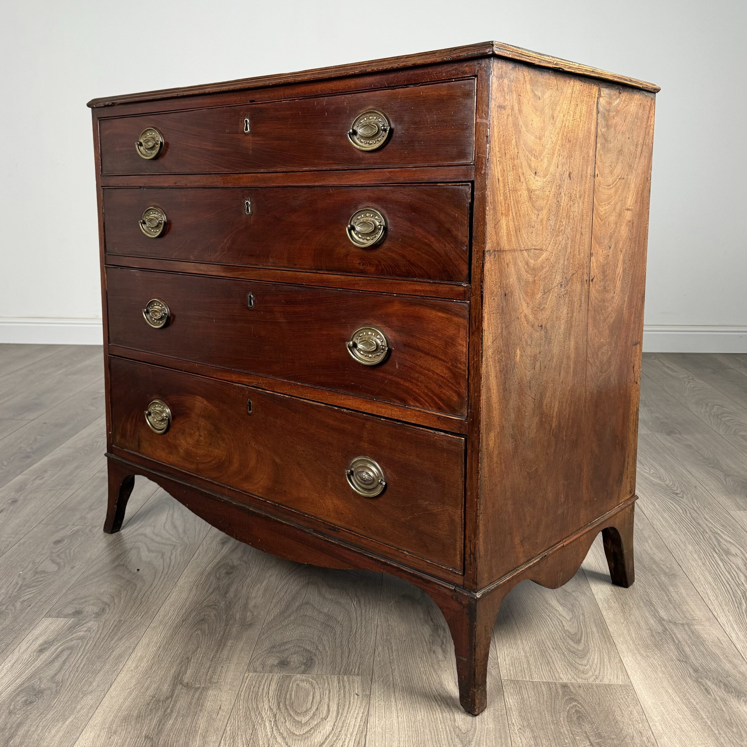 Antique 18th Century Chest Of Drawers In Mahogany