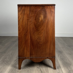 Antique 18th Century Chest Of Drawers In Mahogany