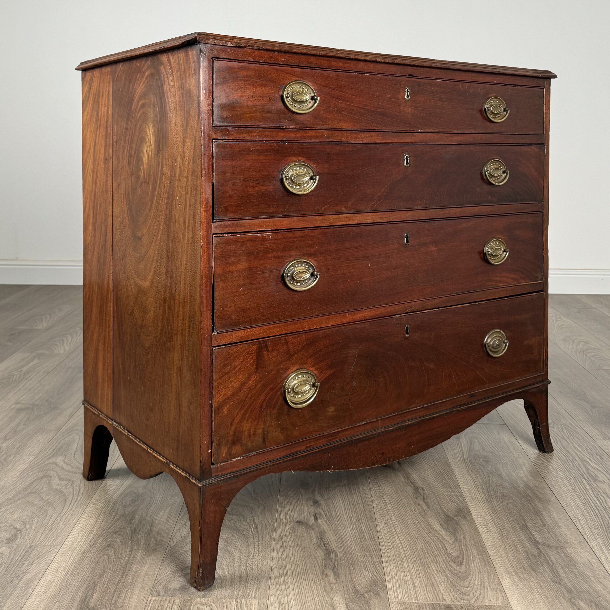 Antique 18th Century Chest Of Drawers In Mahogany