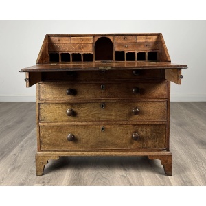 Antique 18th Century Good Quality Bureau In Oak