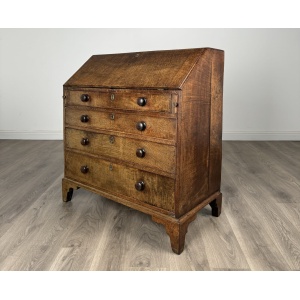 Antique 18th Century Good Quality Bureau In Oak
