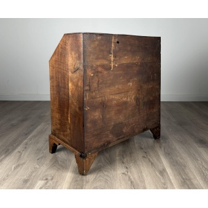 Antique 18th Century Good Quality Bureau In Oak