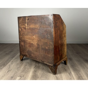 Antique 18th Century Good Quality Bureau In Oak