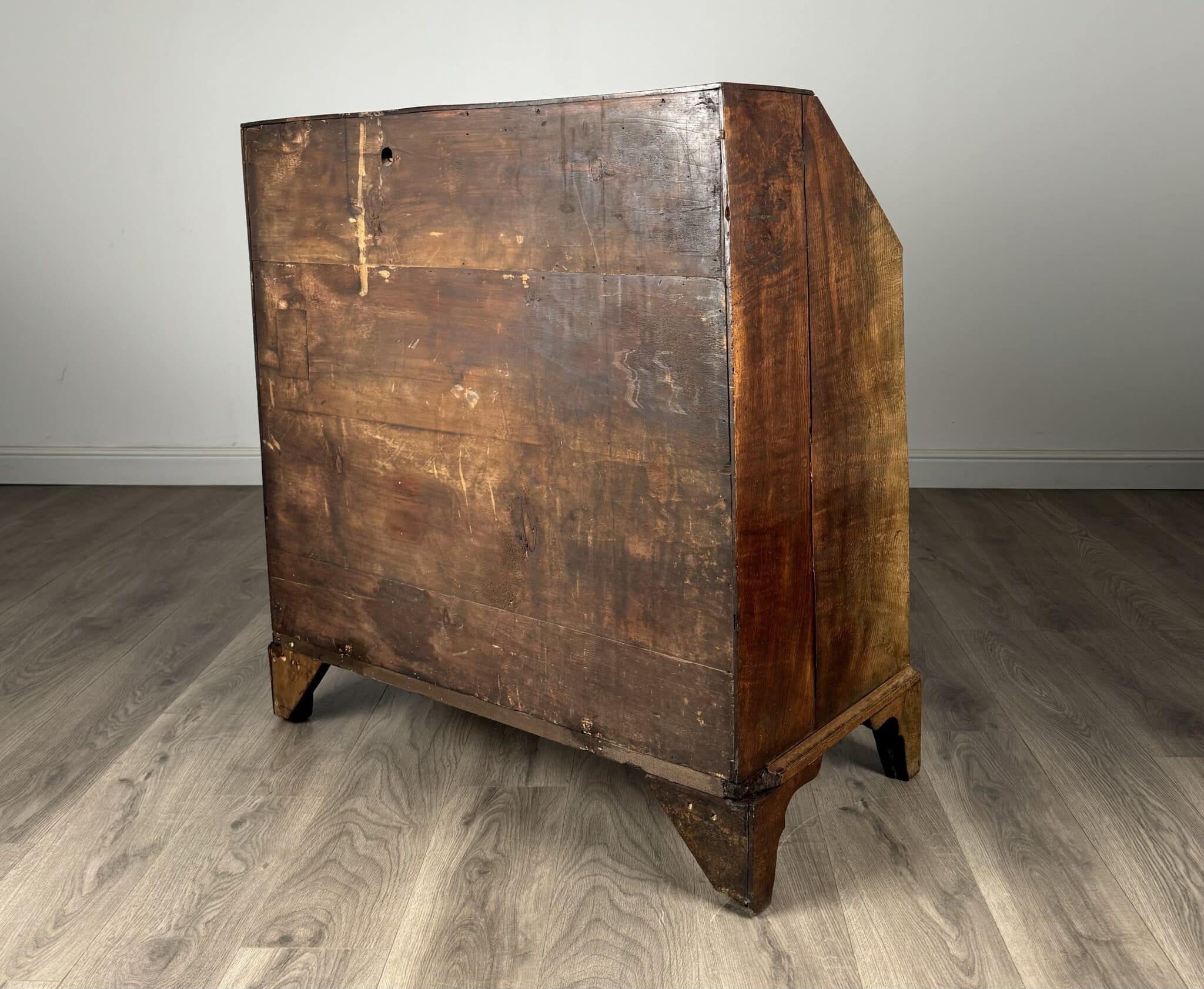 Antique 18th Century Good Quality Bureau In Oak
