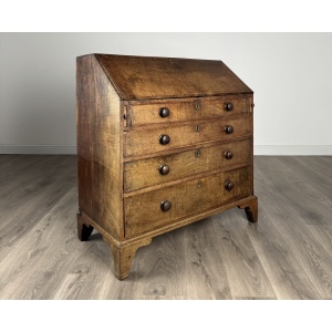 Antique 18th Century Good Quality Bureau In Oak