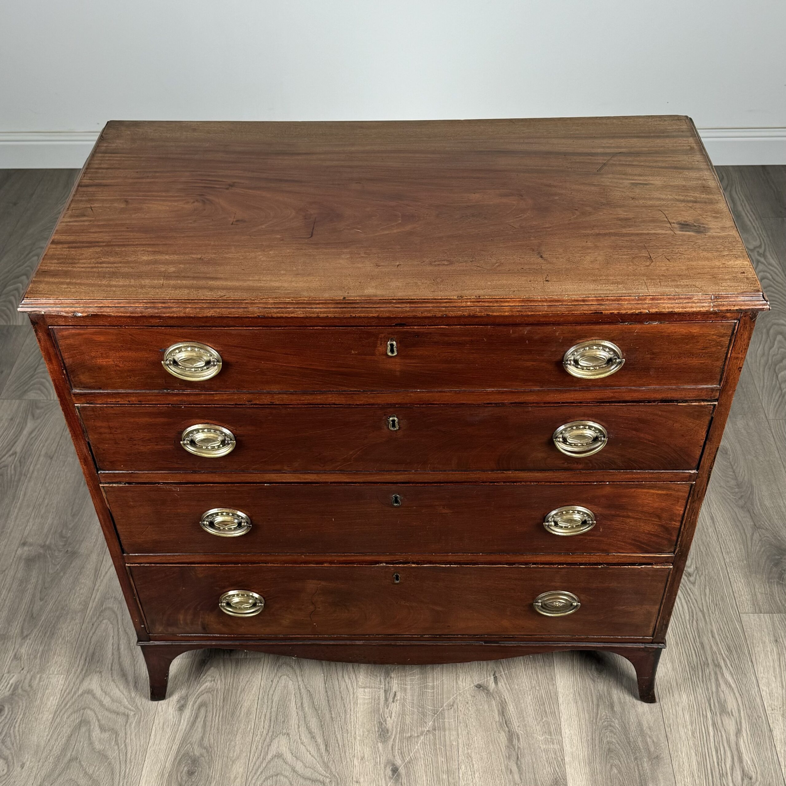Antique 18th Century Chest Of Drawers In Mahogany