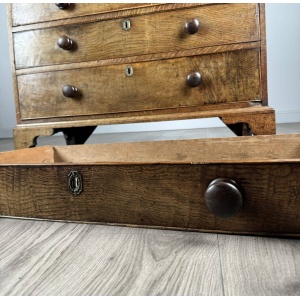 Antique 18th Century Good Quality Bureau In Oak