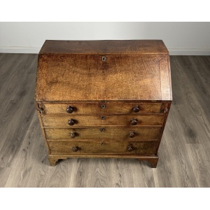 Antique 18th Century Good Quality Bureau In Oak