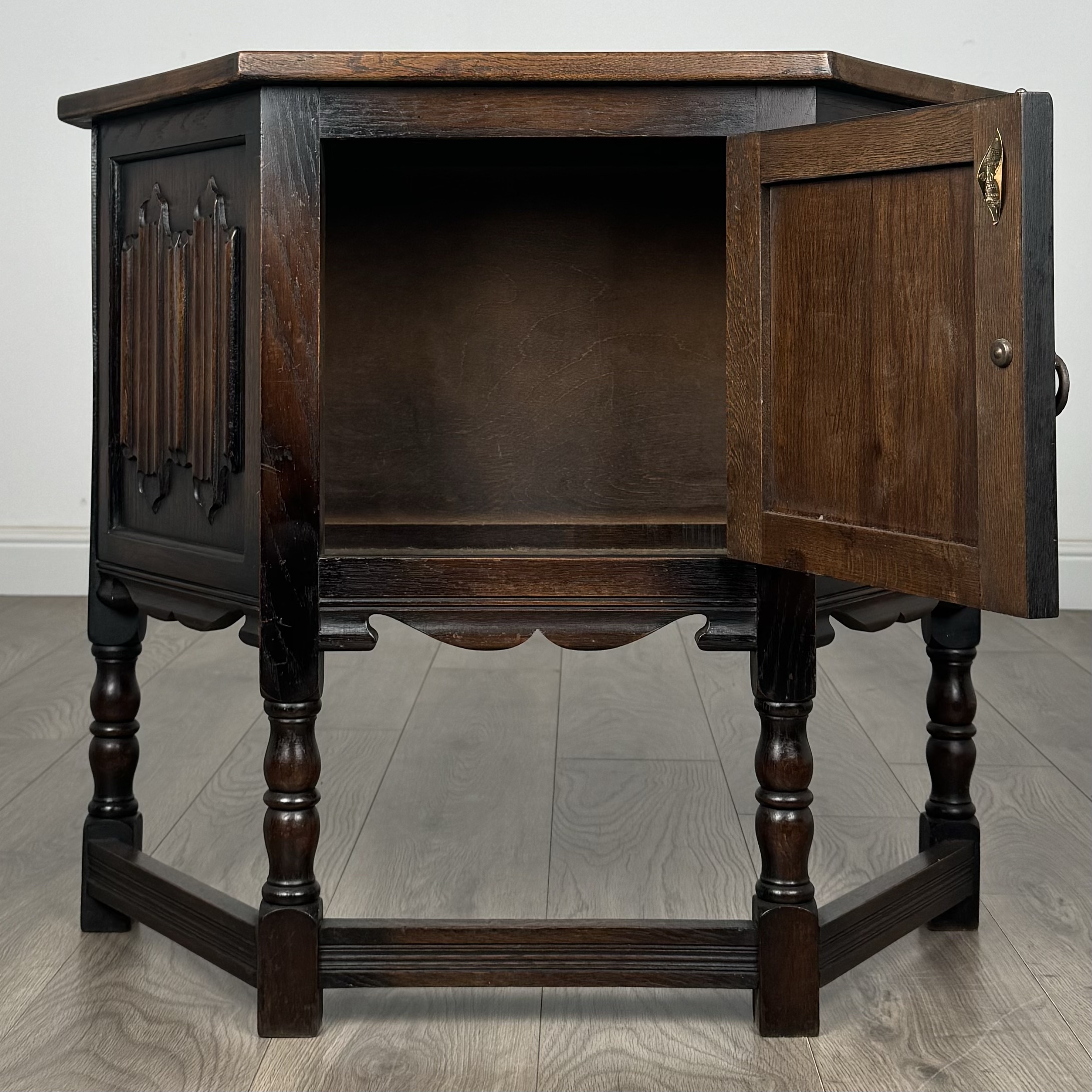 Antique Small 20th Century Old Charm Cupboard In Oak