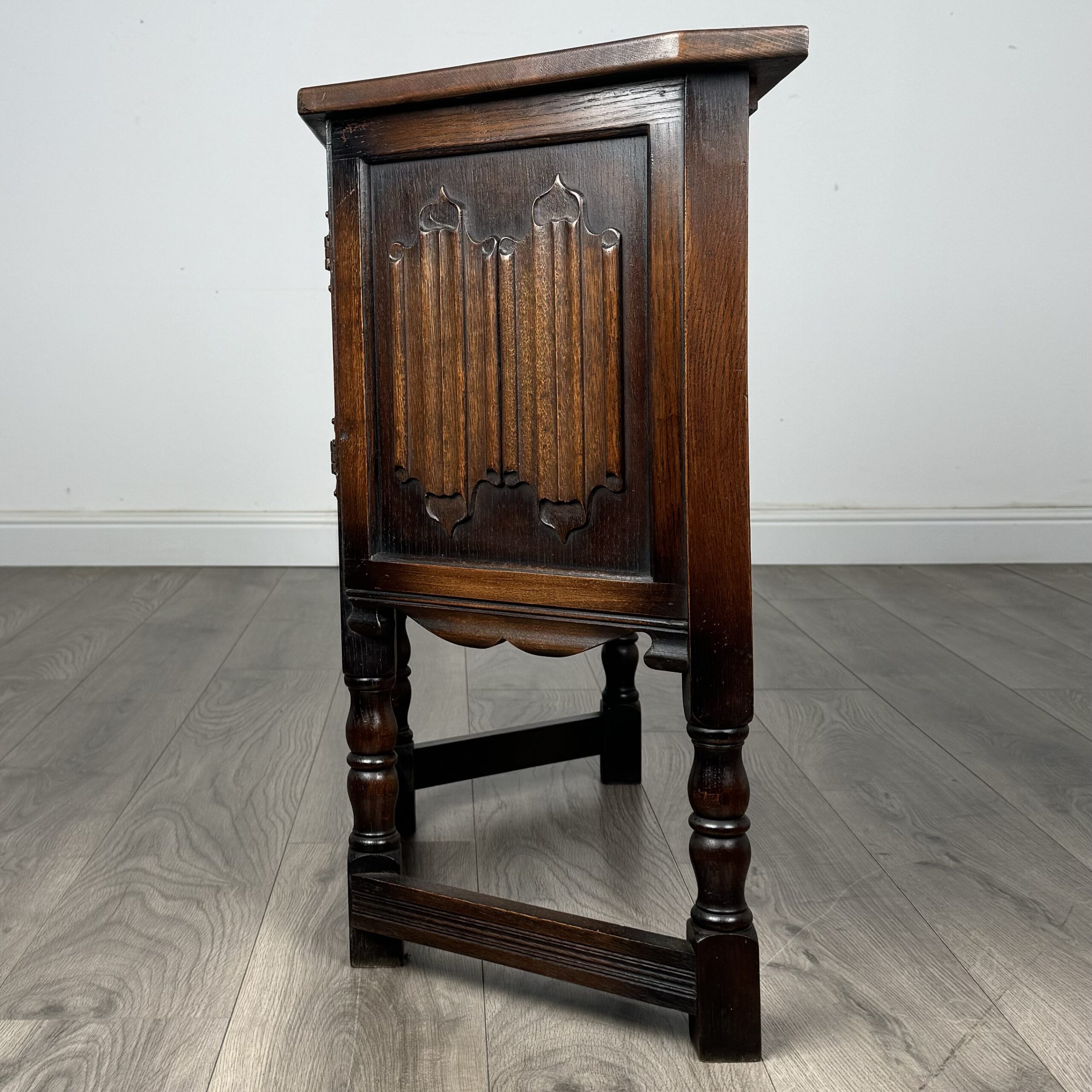 Antique Small 20th Century Old Charm Cupboard In Oak