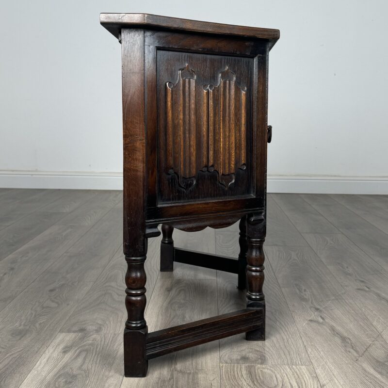 Antique Small 20th Century Old Charm Cupboard In Oak