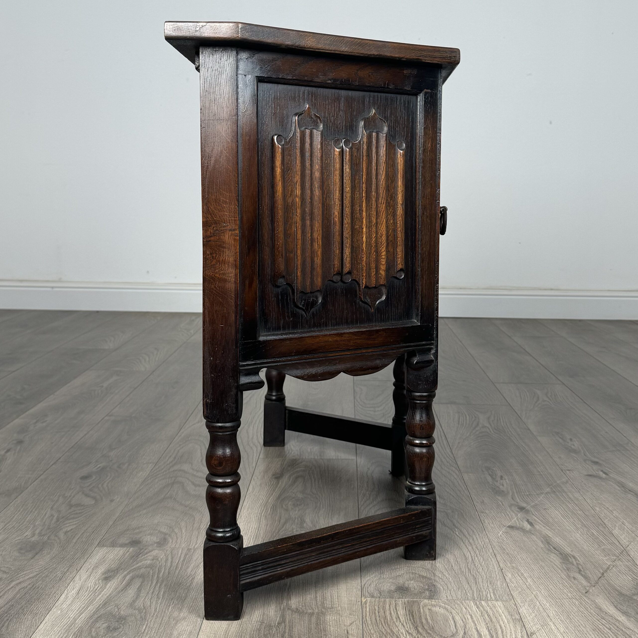 Antique Small 20th Century Old Charm Cupboard In Oak