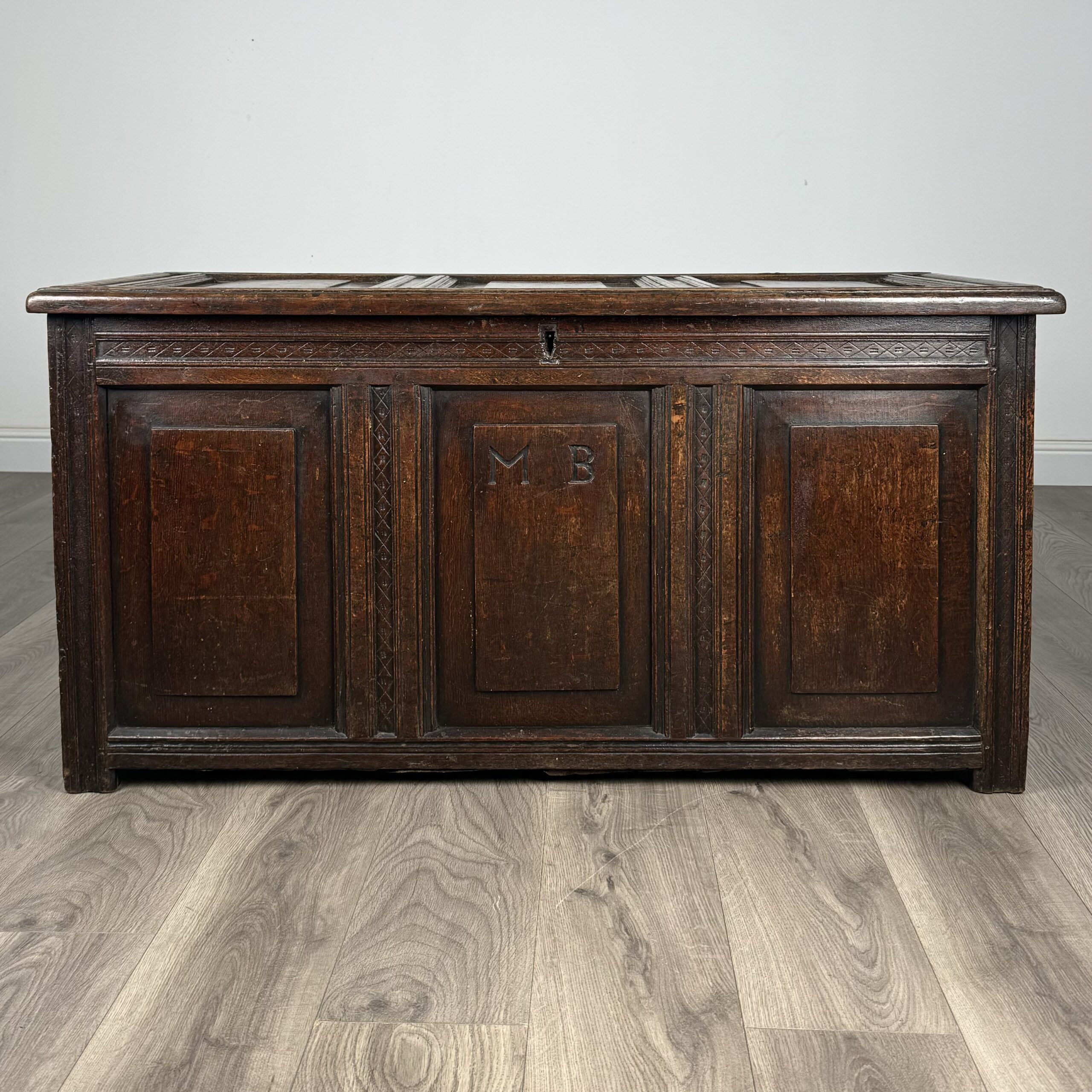 18th Century Fine Quality Coffer In Oak