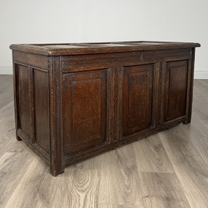 18th Century Fine Quality Coffer In Oak