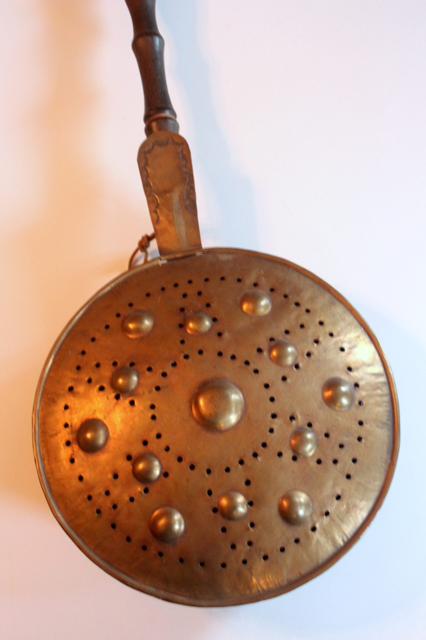 1910s - antique bed warmer made of copper/brass with a wooden handle