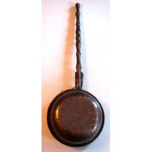 1910s - antique bed warmer made of copper/brass with a wooden handle