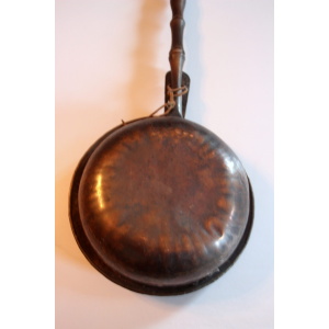 1910s - antique bed warmer made of copper/brass with a wooden handle