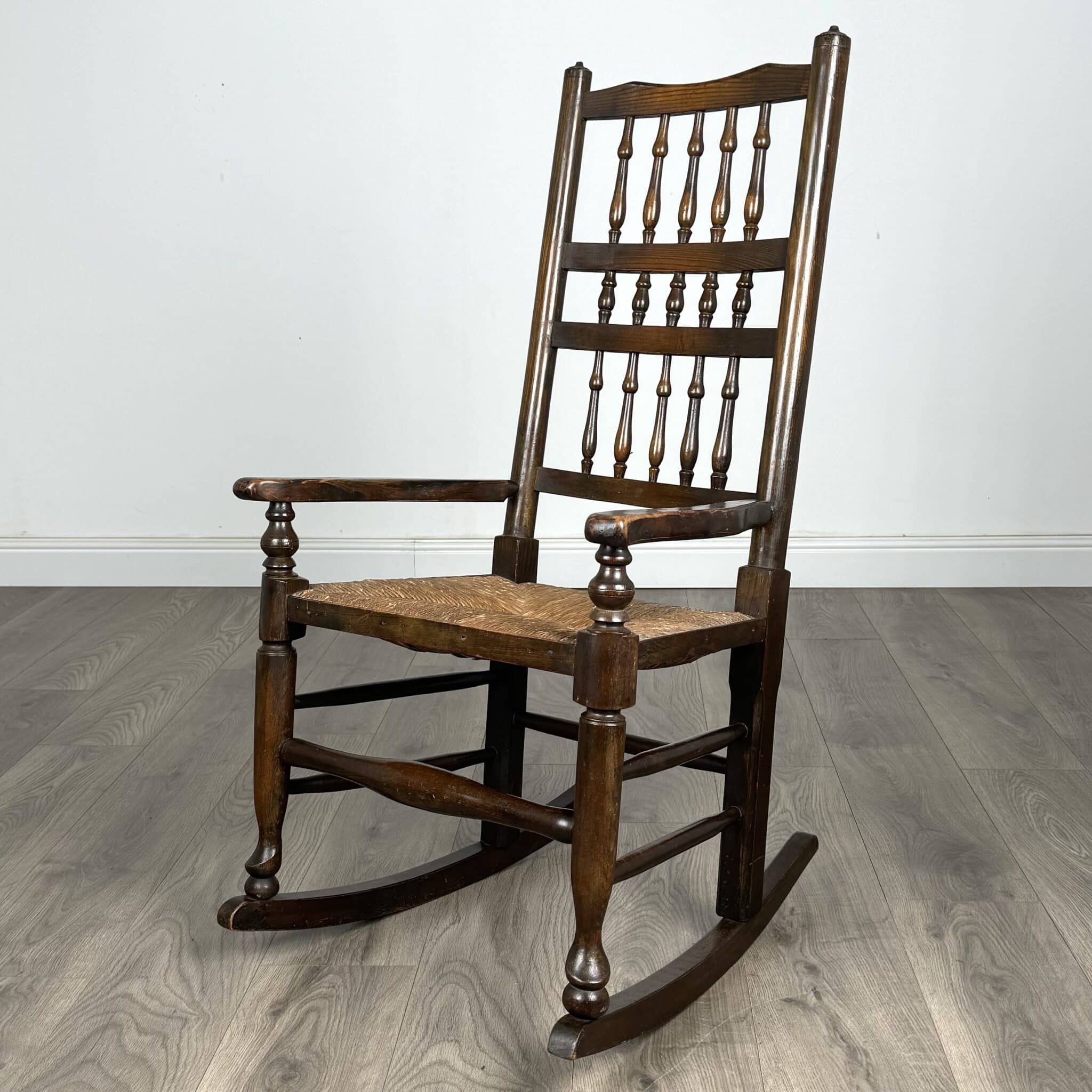 Antique 20th Century Rocking Chair In Oak