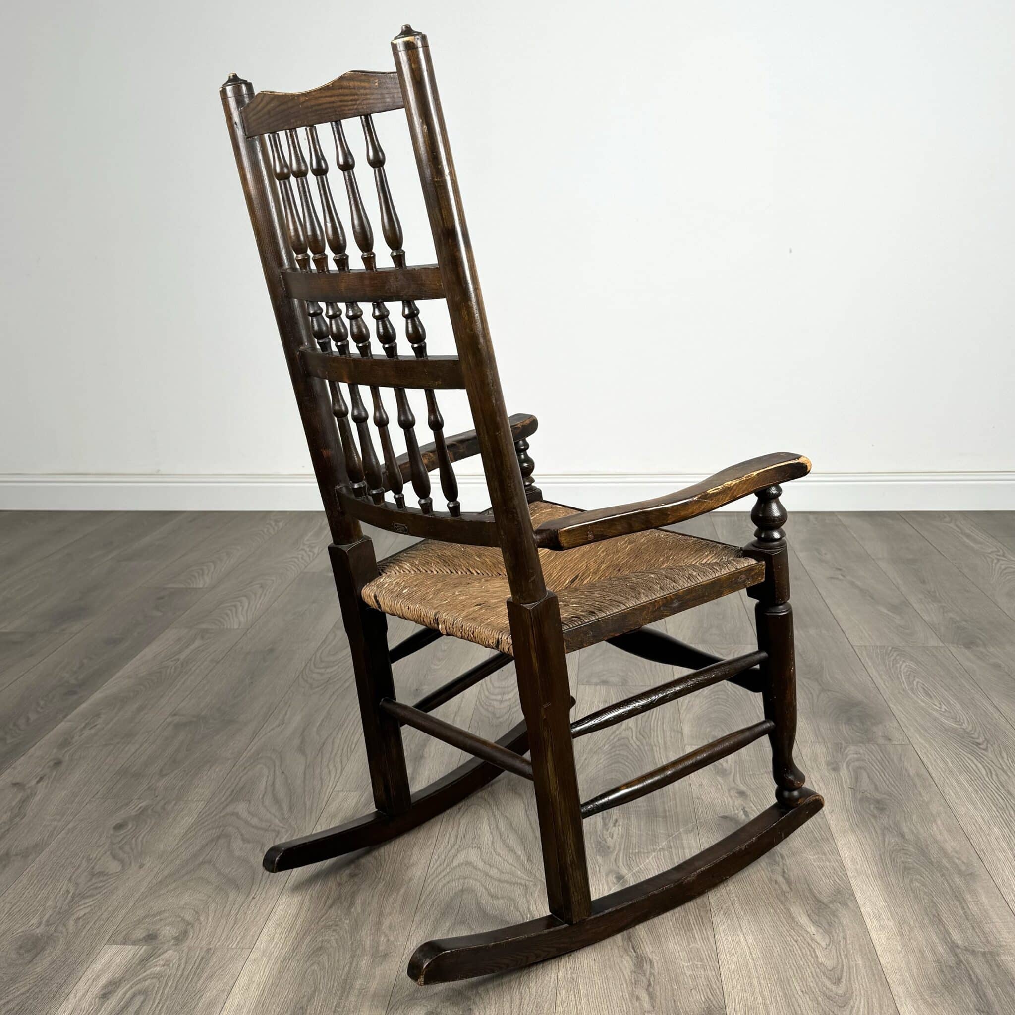 Antique 20th Century Rocking Chair In Oak