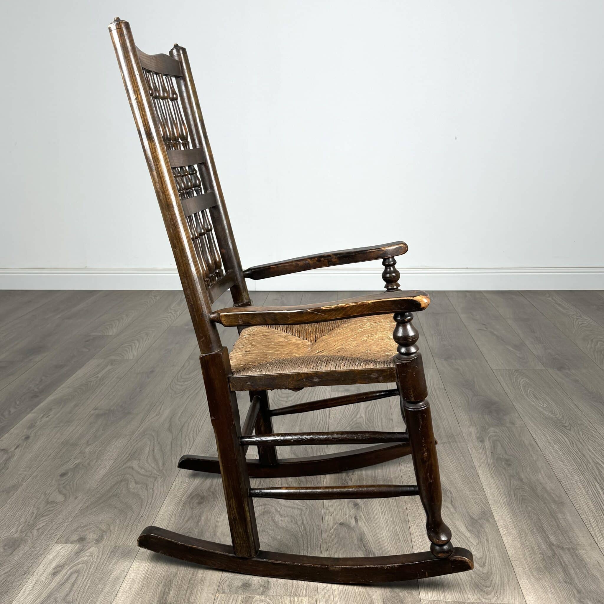 Antique 20th Century Rocking Chair In Oak
