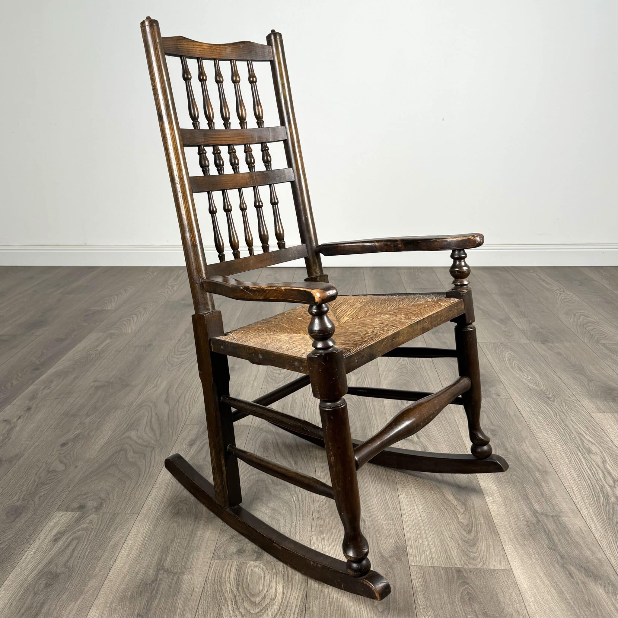 Antique 20th Century Rocking Chair In Oak
