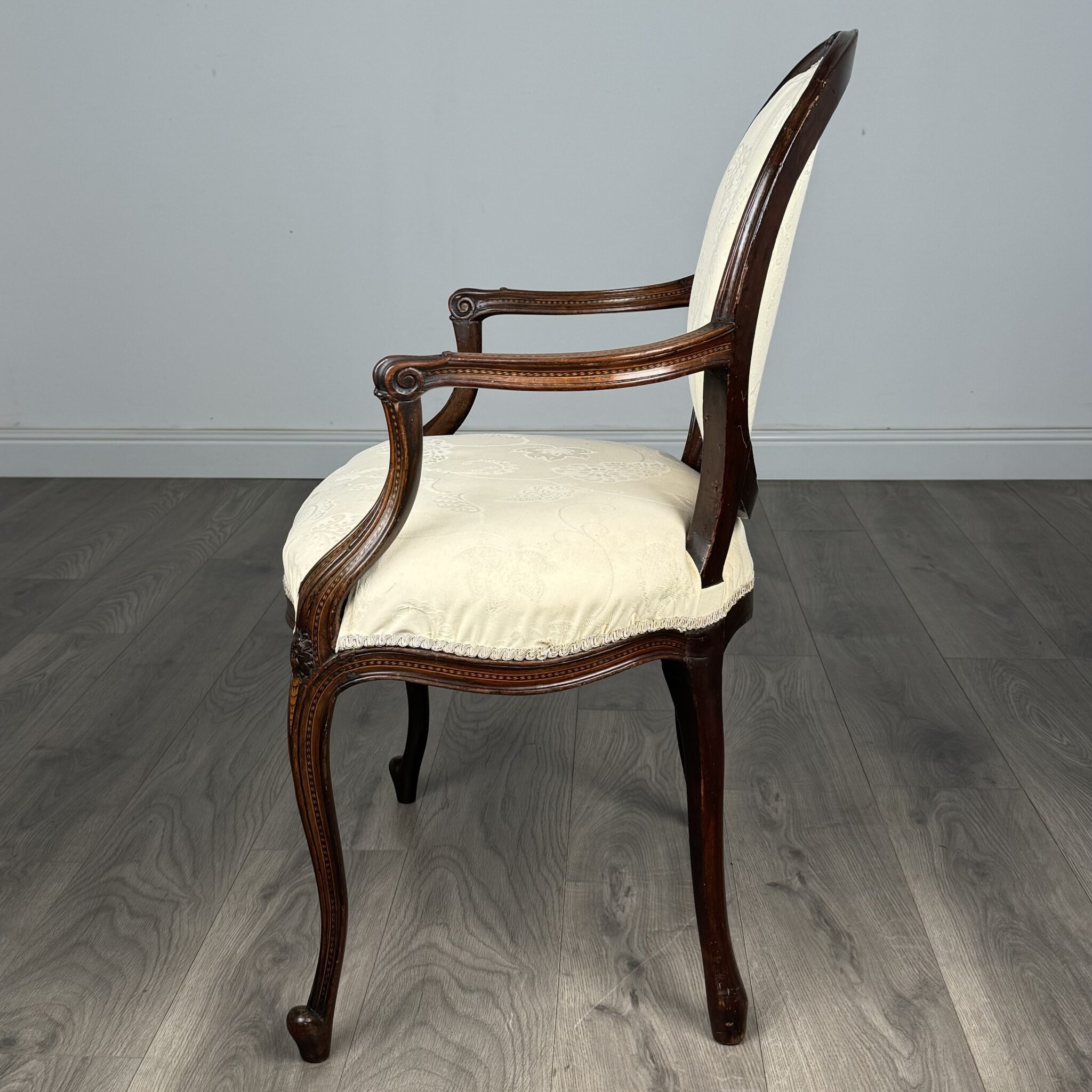 Antique 18th Century Hepplewhite Open Armchair In Mahogany