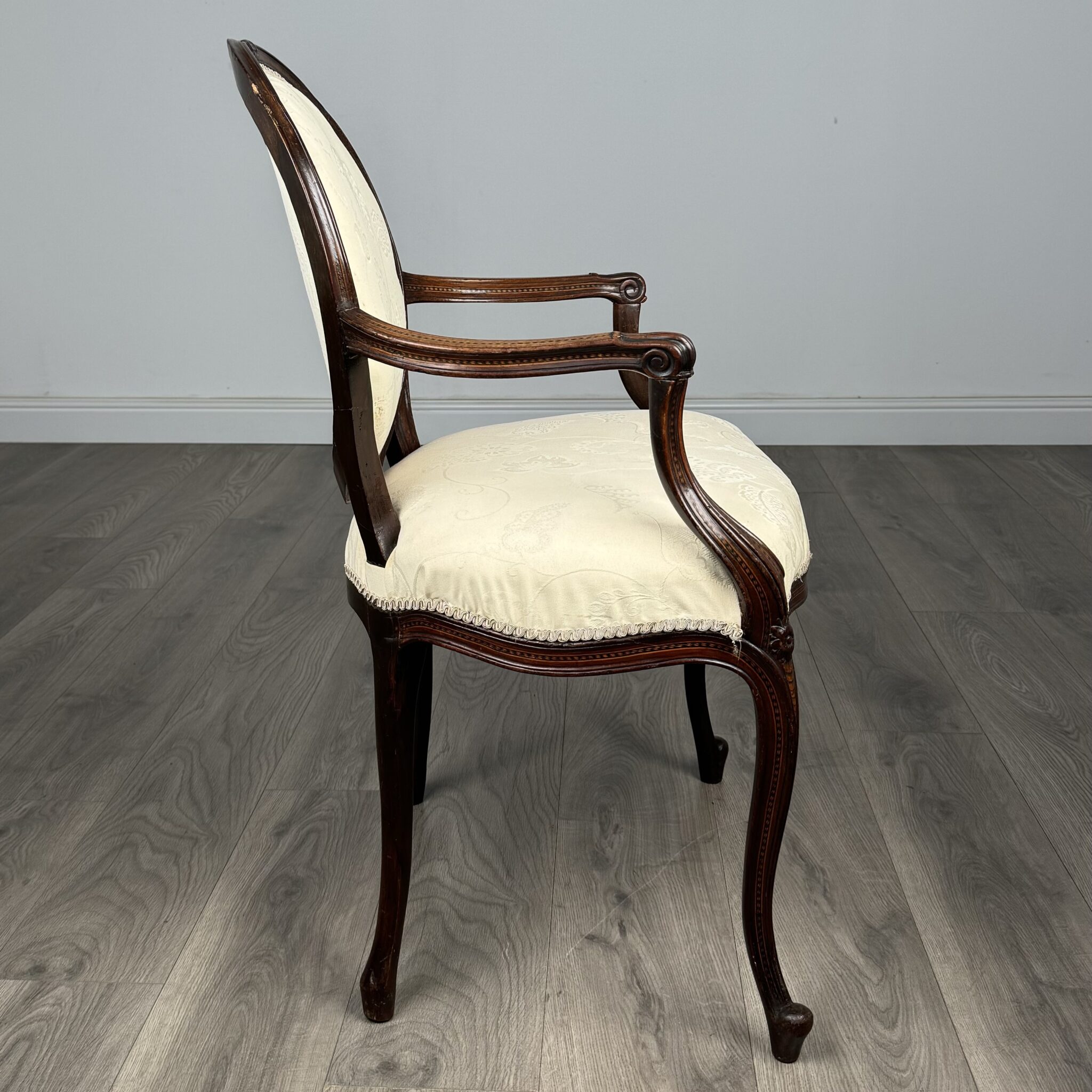 Antique 18th Century Hepplewhite Open Armchair In Mahogany