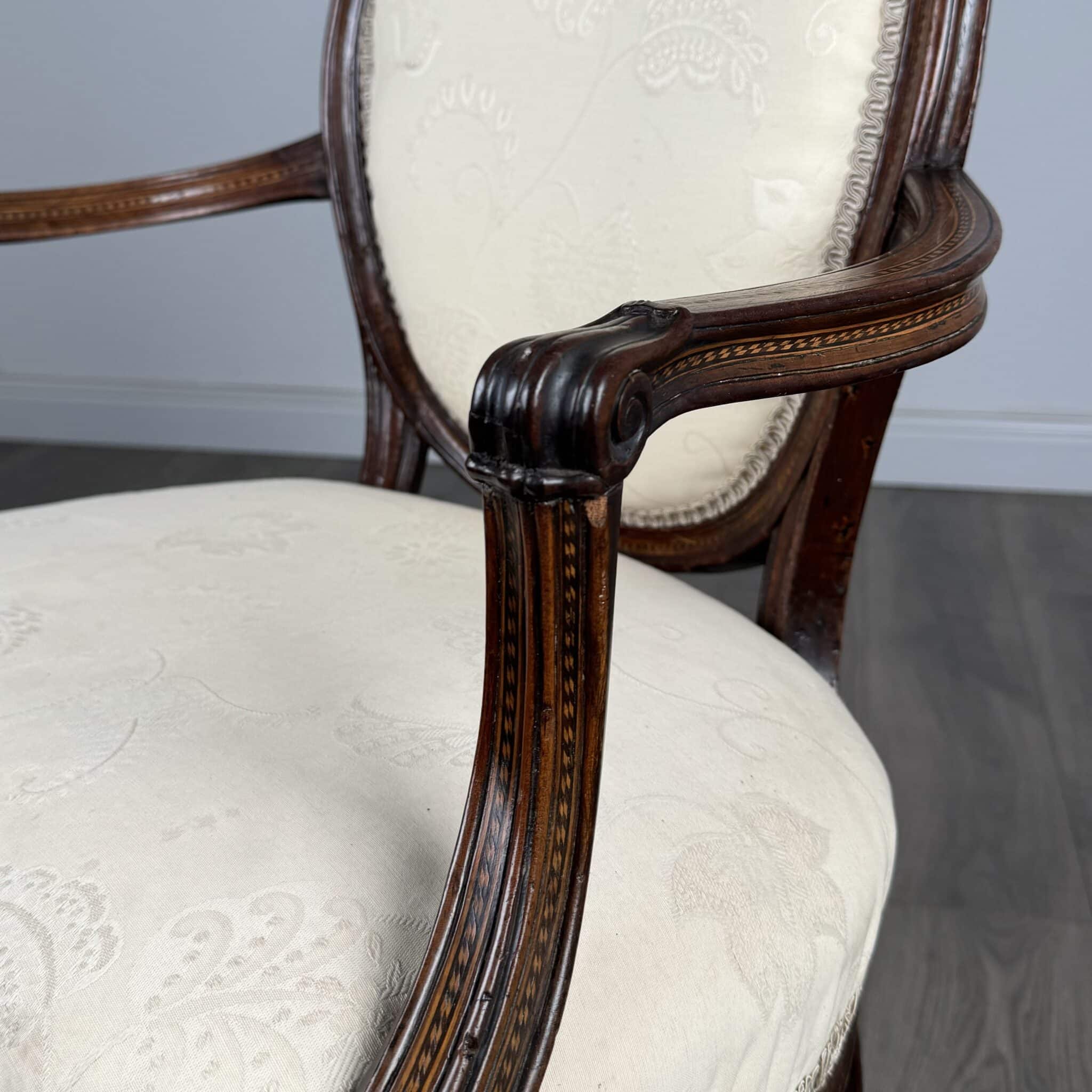 Antique 18th Century Hepplewhite Open Armchair In Mahogany