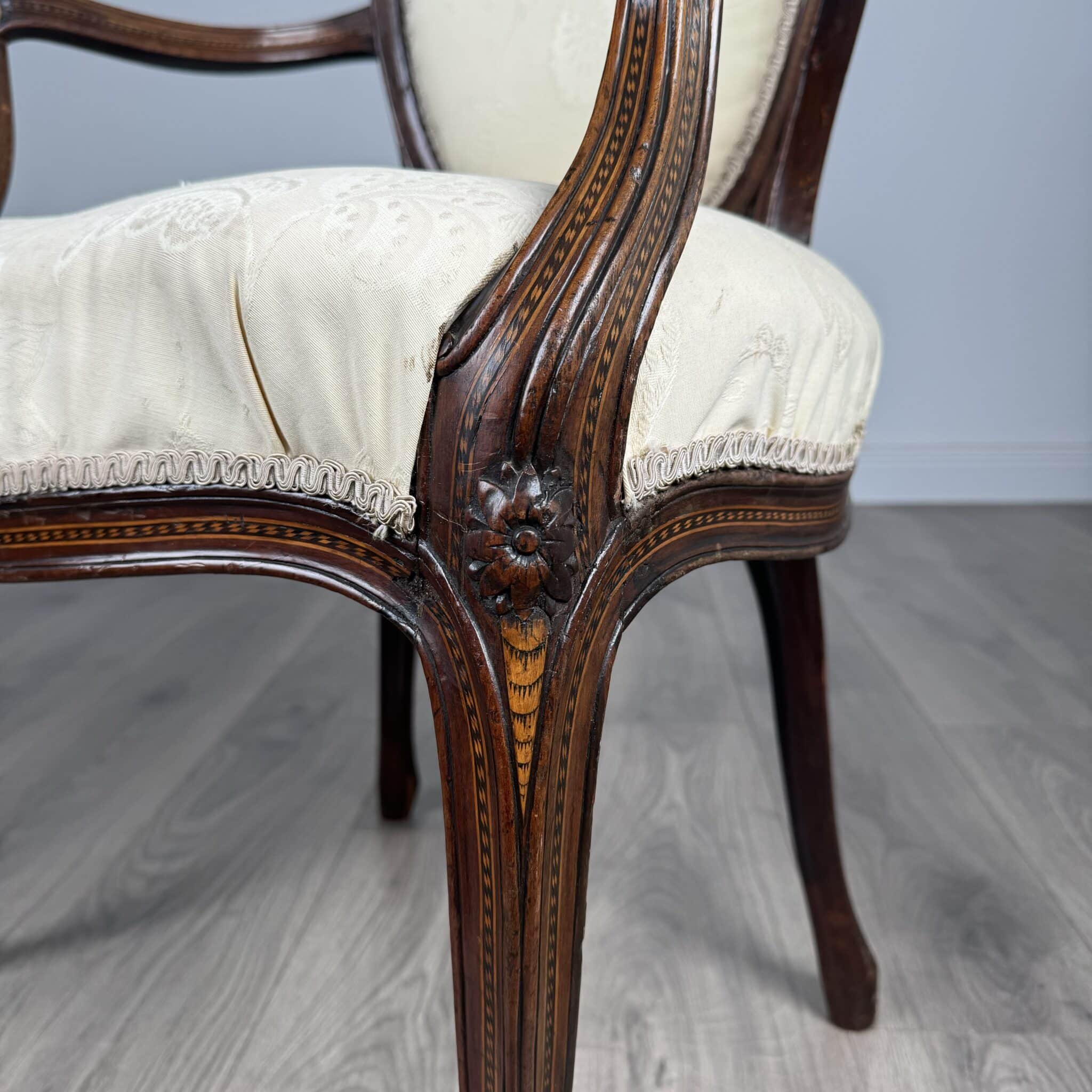 Antique 18th Century Hepplewhite Open Armchair In Mahogany