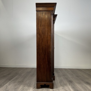 Antique 20th Century Fine Quality Cabinet In Oak