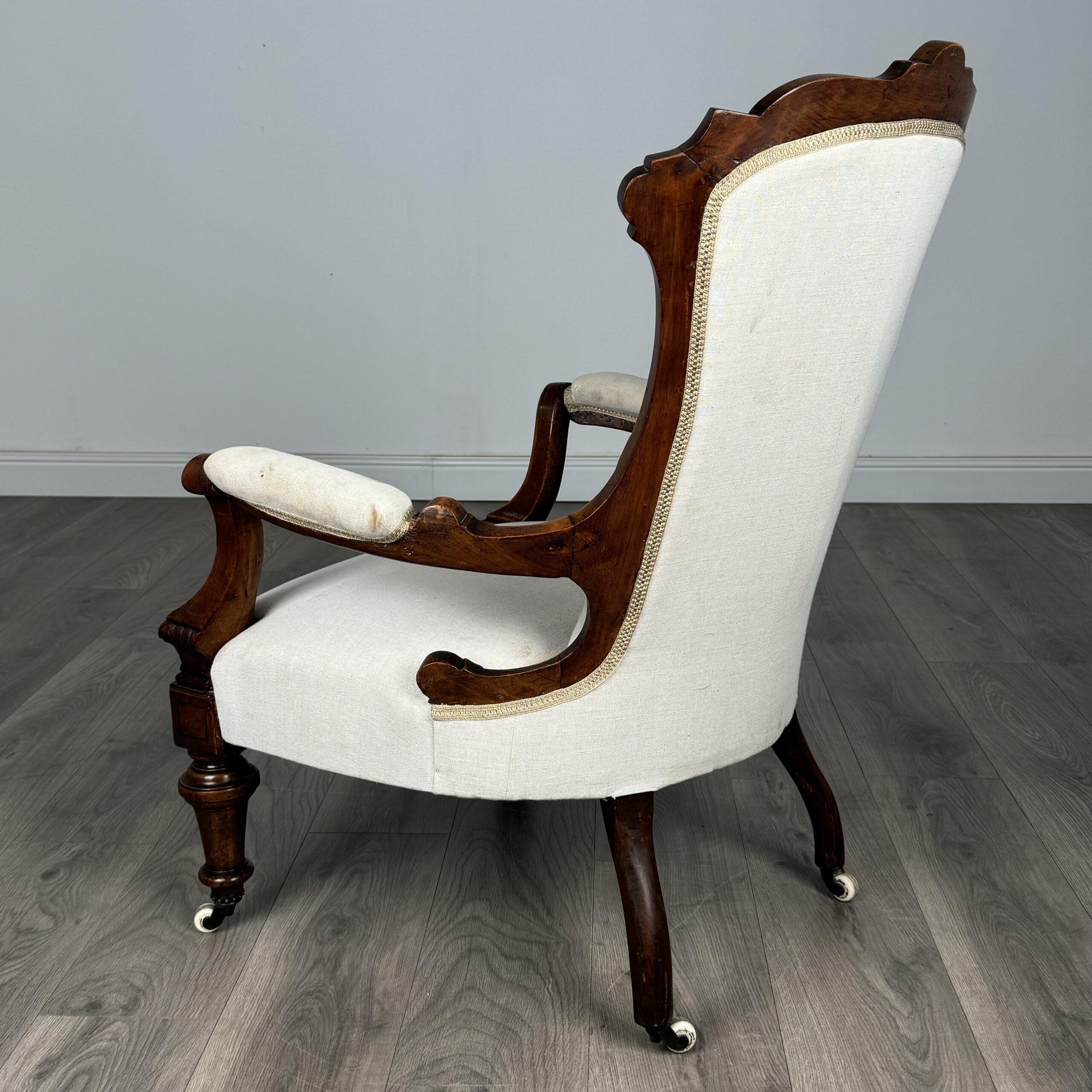 Antique 19th Century Fine Quality Armchair In Mahogany