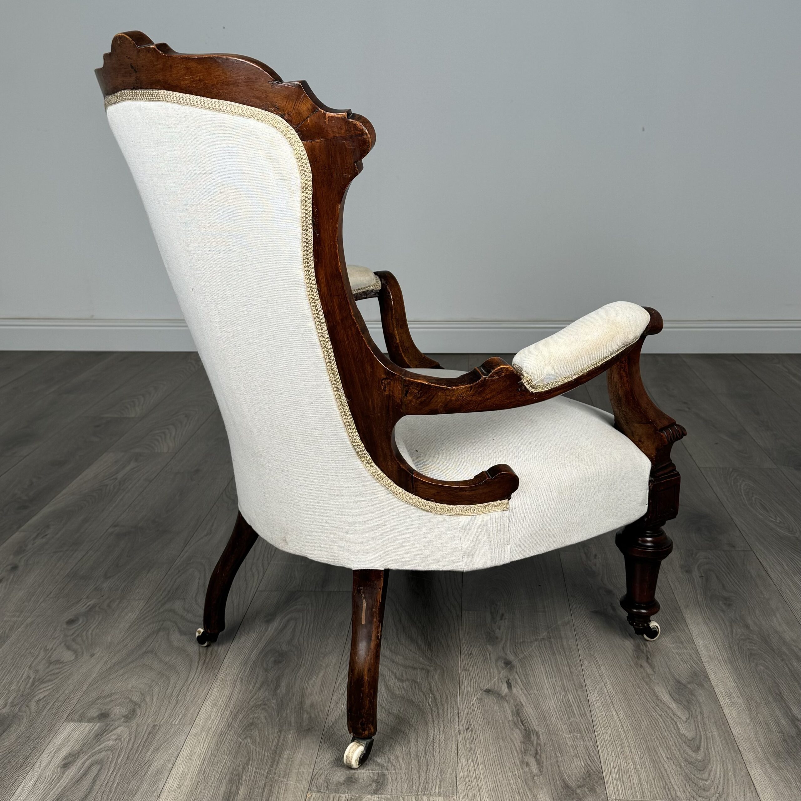 Antique 19th Century Fine Quality Armchair In Mahogany