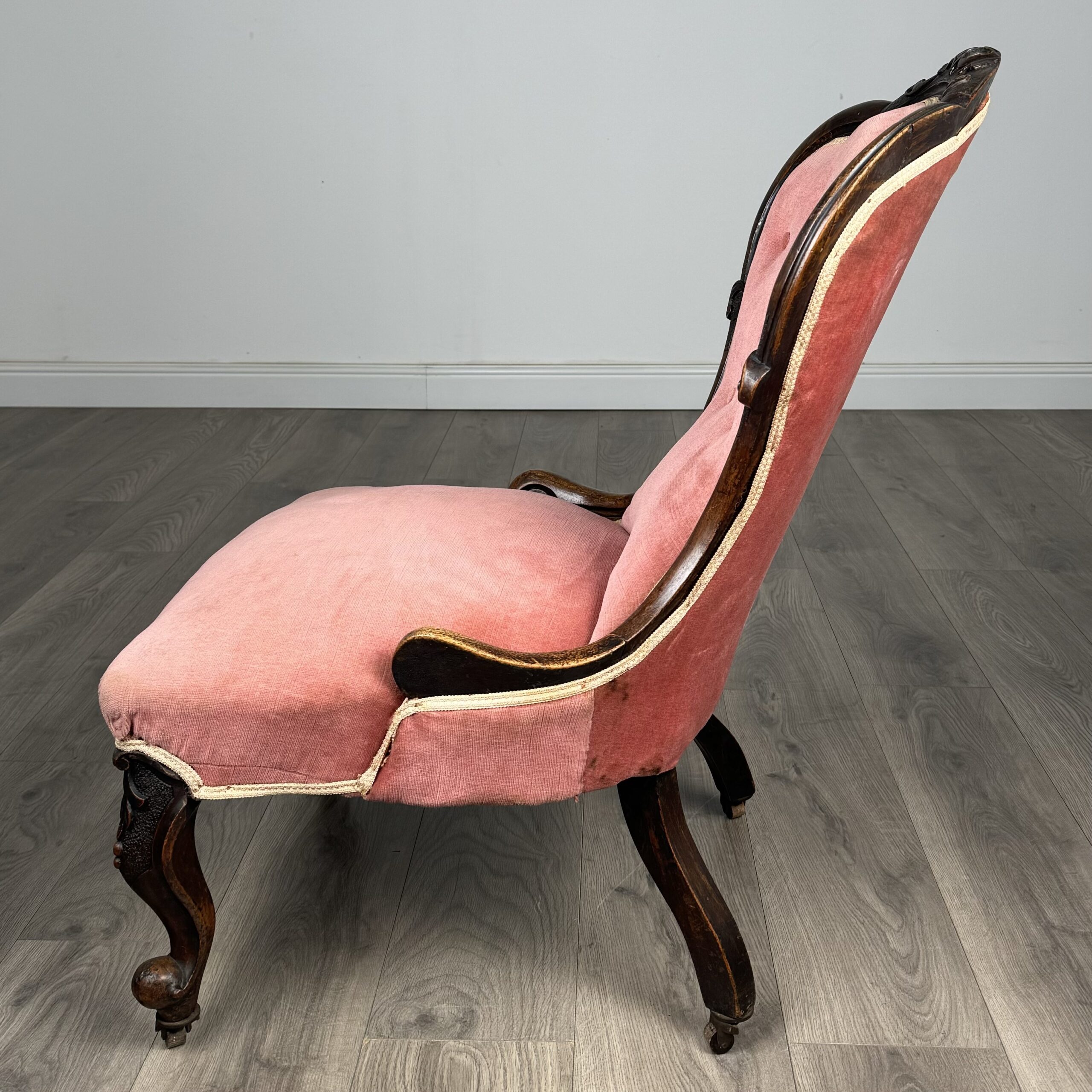 Antique 19th Century Armchair / Nursing Chair In Mahogany