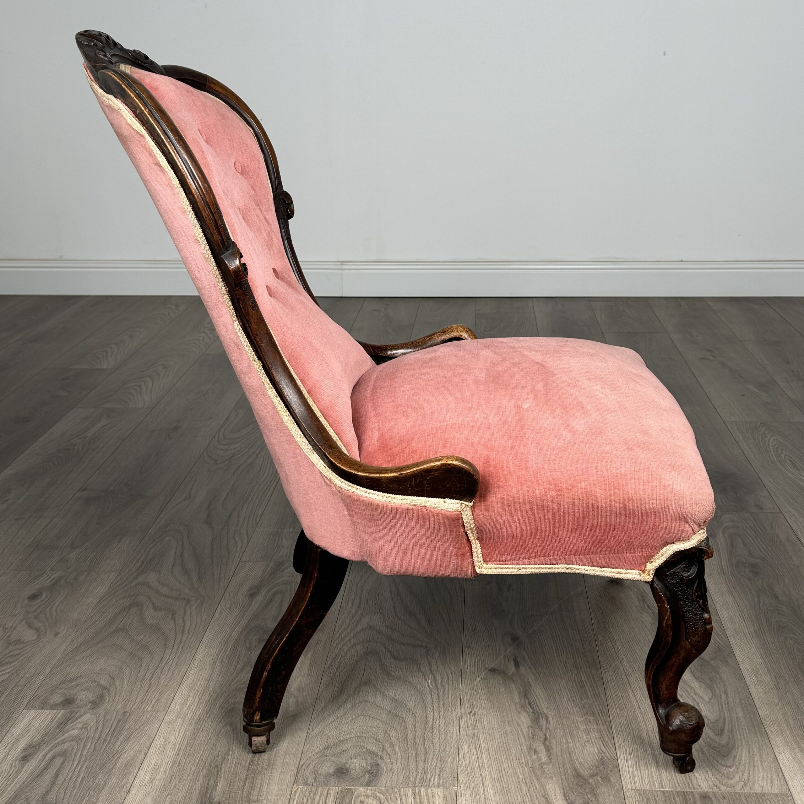 Antique 19th Century Armchair / Nursing Chair In Mahogany