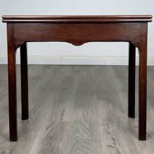 Antique 18th Century Fold Over Tea Table In Mahogany